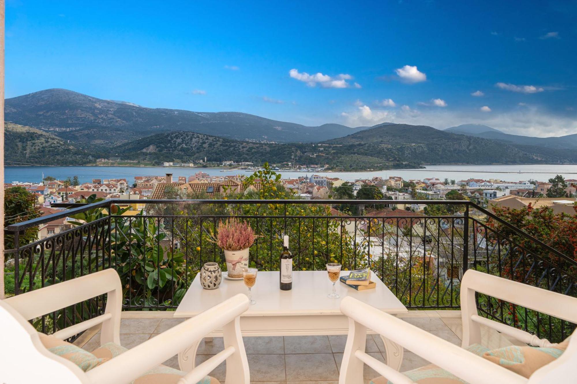 Aphrodite Superb Sea View Apartment 아르고스톨리온 외부 사진