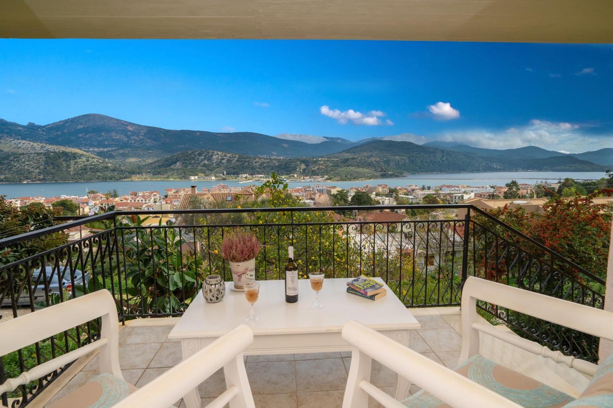 Aphrodite Superb Sea View Apartment 아르고스톨리온 외부 사진