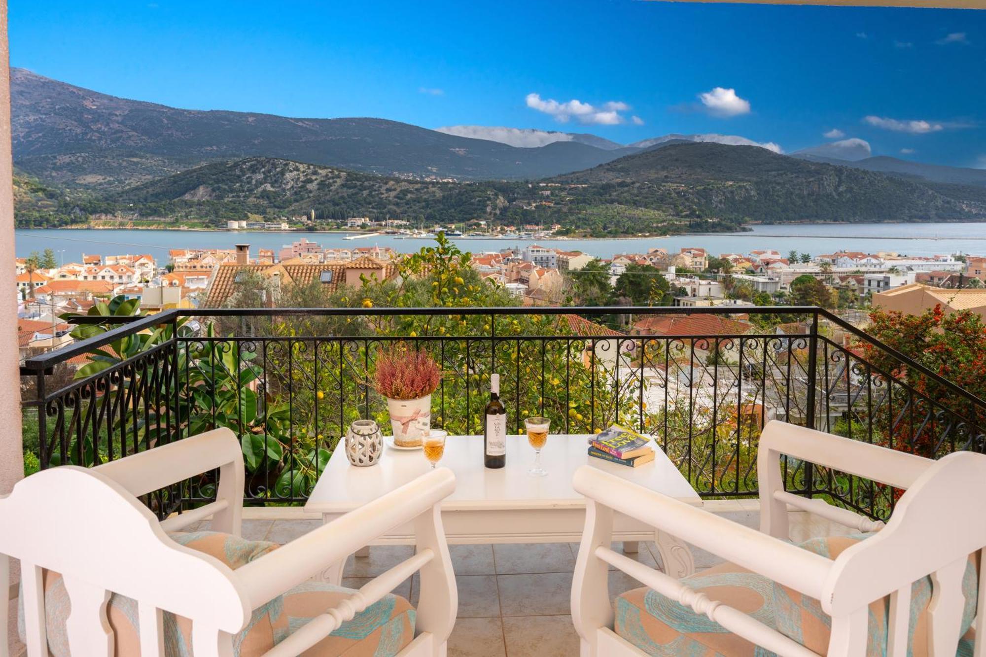 Aphrodite Superb Sea View Apartment 아르고스톨리온 외부 사진