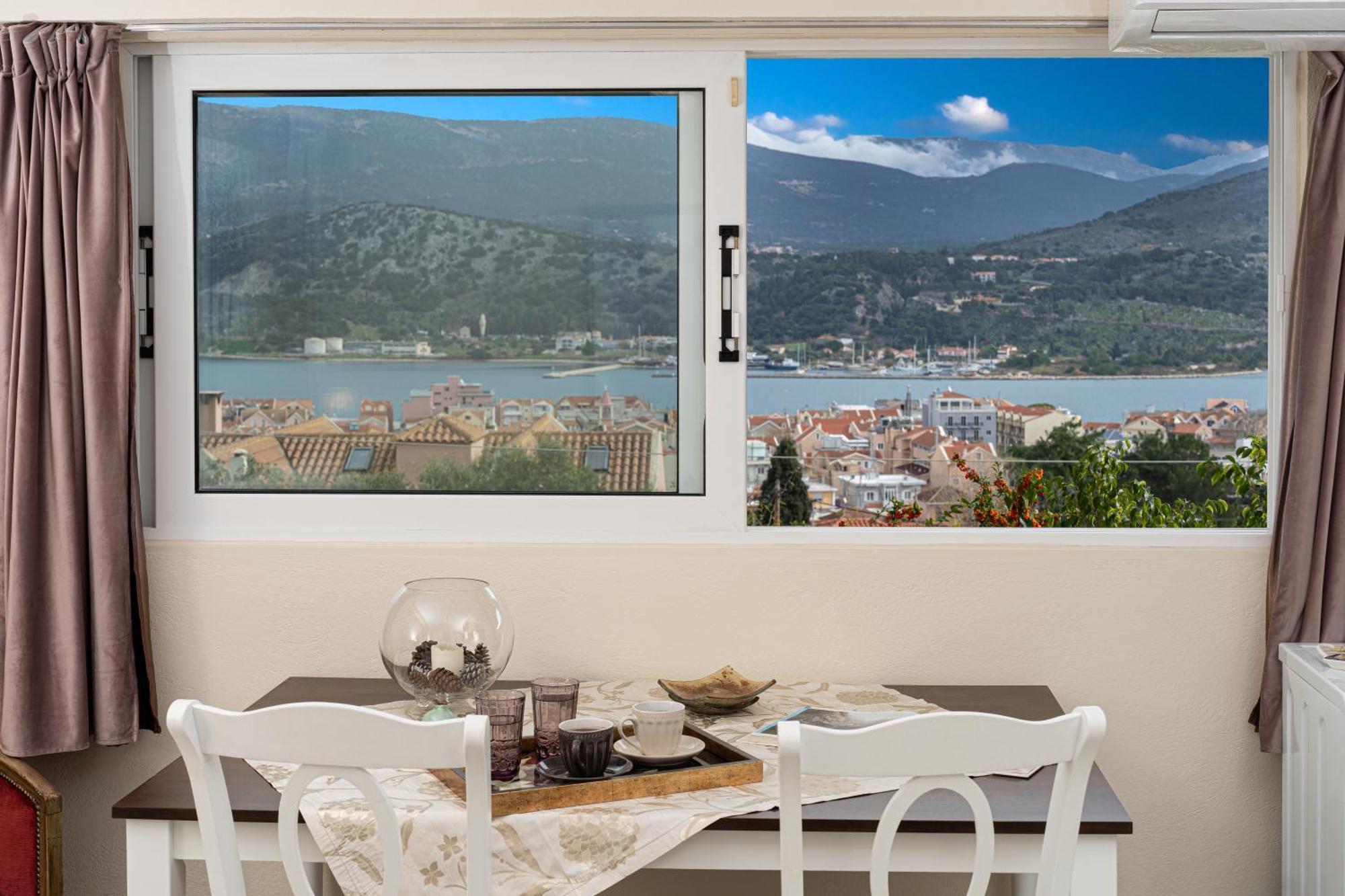 Aphrodite Superb Sea View Apartment 아르고스톨리온 외부 사진