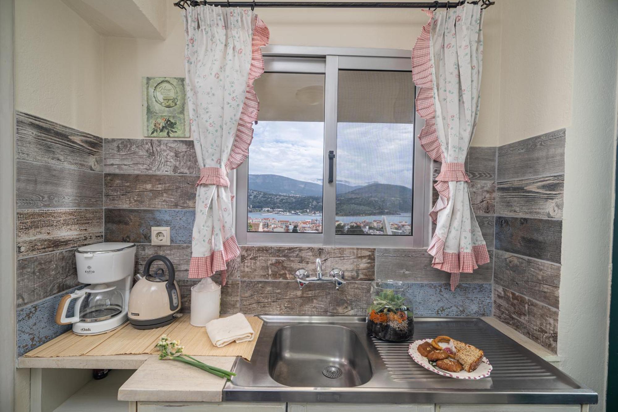 Aphrodite Superb Sea View Apartment 아르고스톨리온 외부 사진