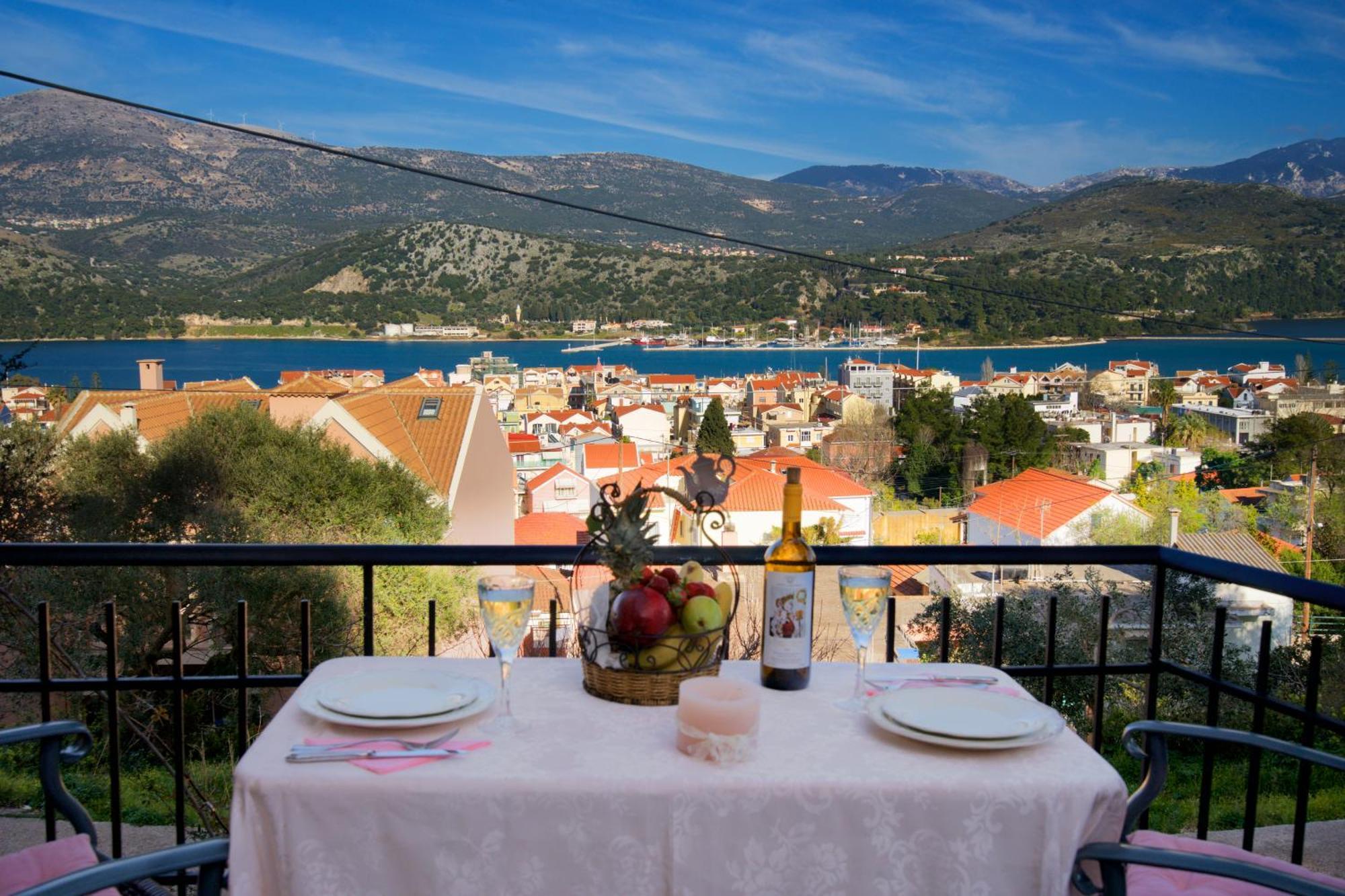 Aphrodite Superb Sea View Apartment 아르고스톨리온 외부 사진